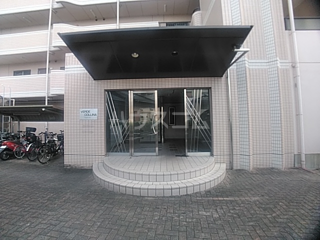 22/30 エントランス