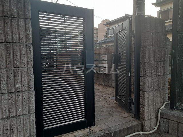 22/30 エントランス