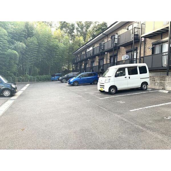 16/18 駐車場