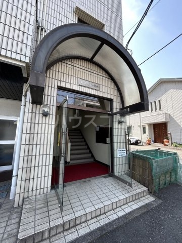 21/30 エントランス