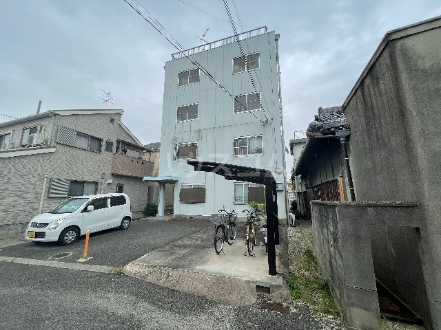 16/18 駐車場