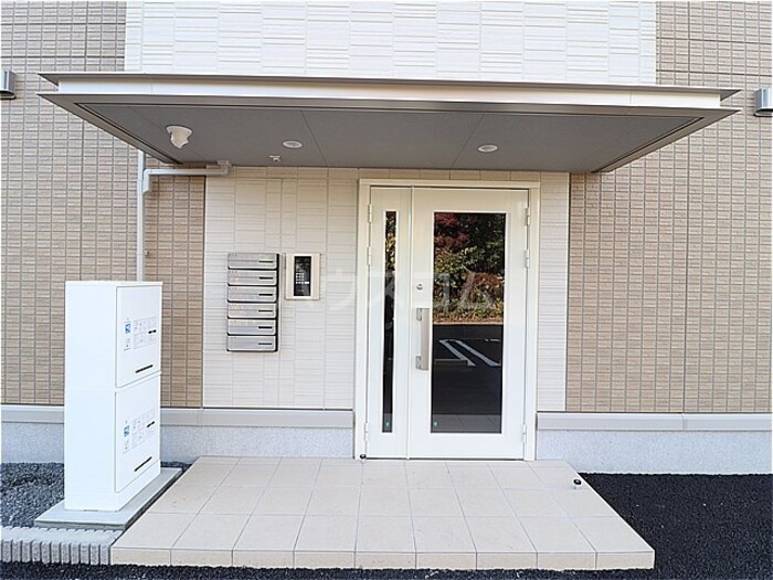 18/29 エントランス