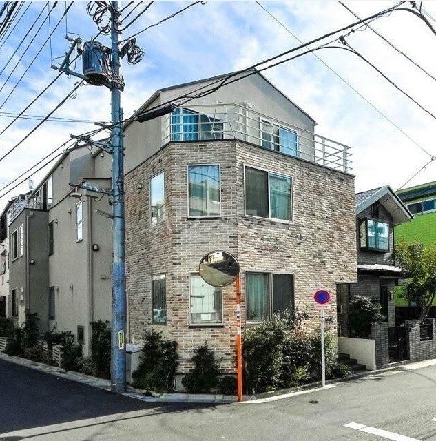 18/22 エントランス