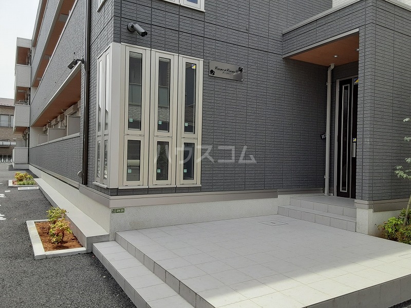 2/3 エントランス