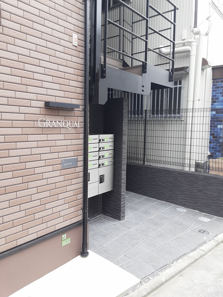 25/28 エントランス