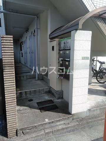 23/30 エントランス