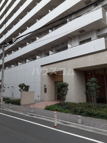 21/30 エントランス