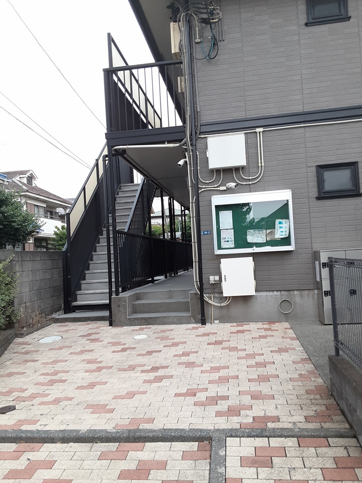 25/30 エントランス