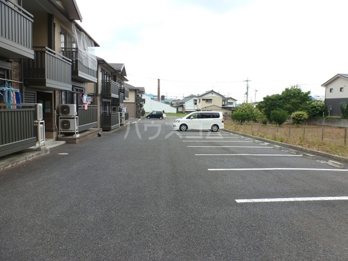 16/21 駐車場