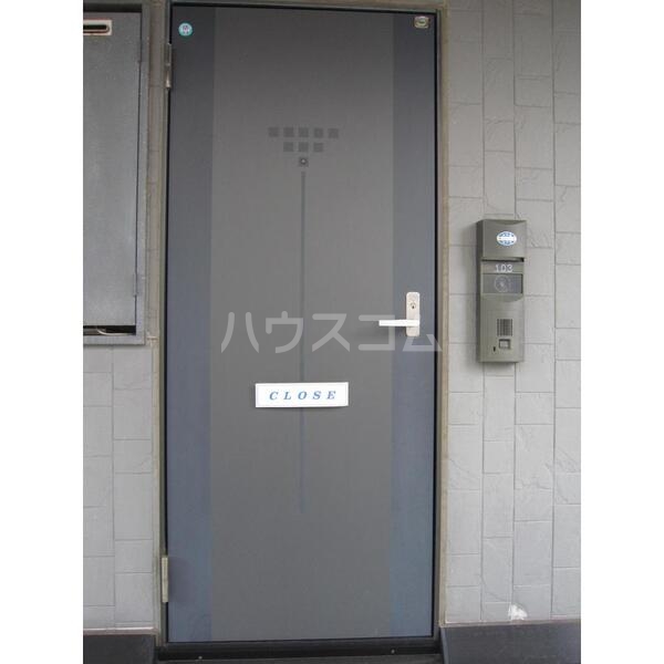 23/30 エントランス