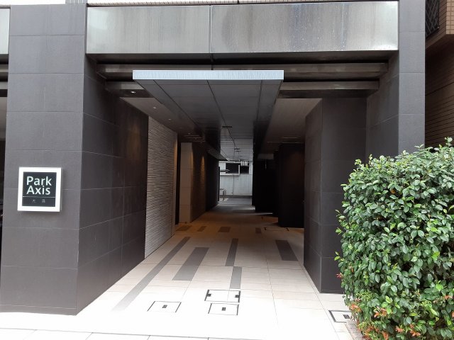 23/30 エントランス