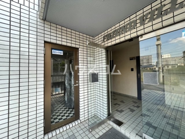 19/30 エントランス