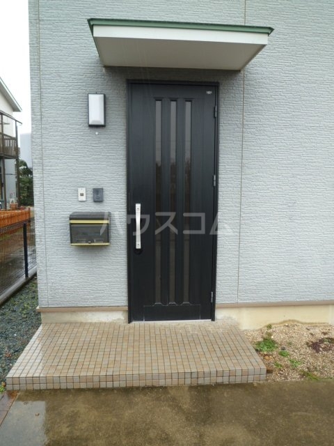 19/27 エントランス