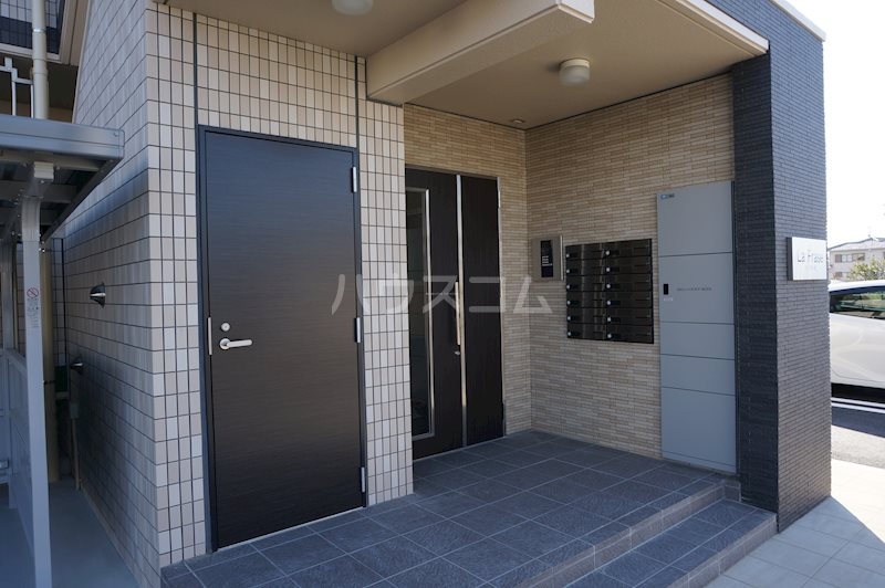 20/30 エントランス