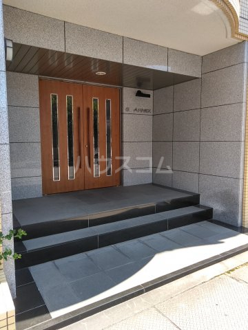 15/23 エントランス