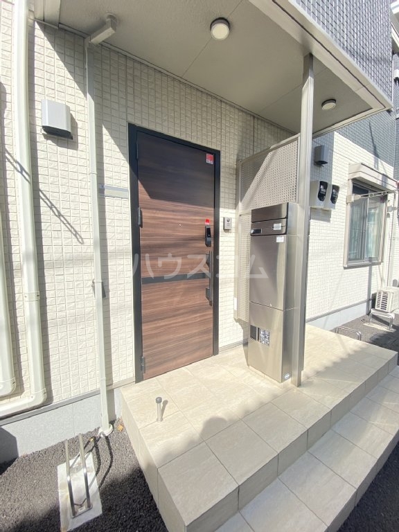 18/24 エントランス