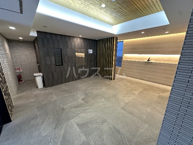 26/30 エントランス