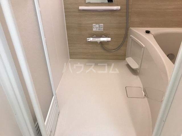 13/28 浴室