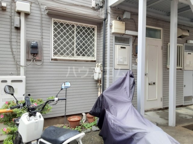 23/25 エントランス