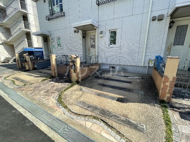 28/30 駐車場