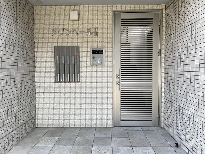 20/26 エントランス