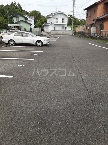 23/30 駐車場