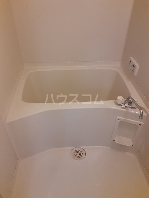 13/30 浴室