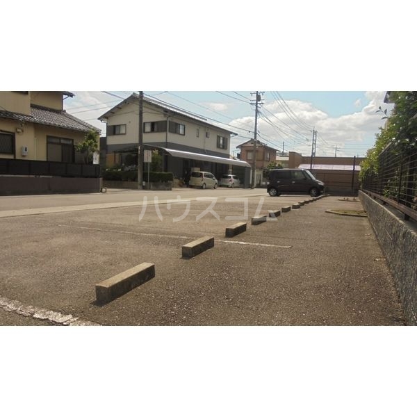 20/30 駐車場