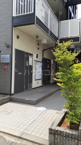 21/30 エントランス