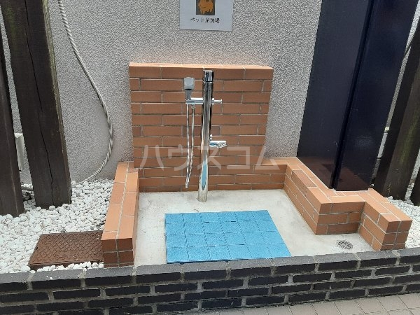 28/30 エントランス