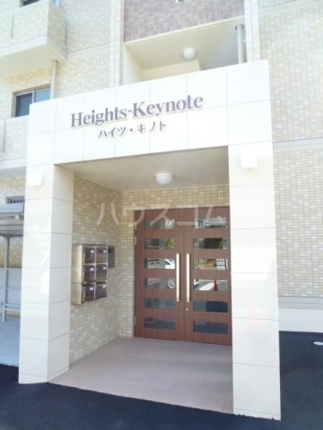 27/30 エントランス