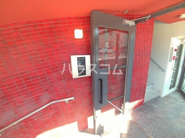 24/30 エントランス