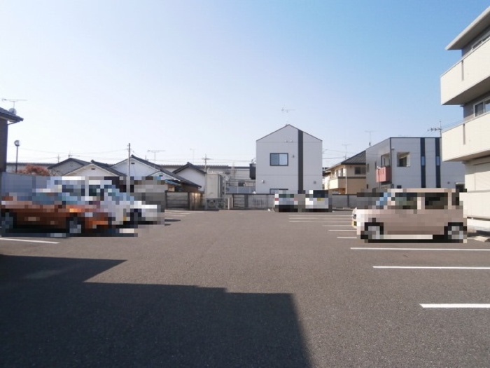 20/29 駐車場