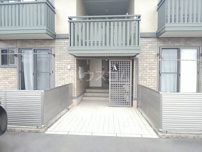 16/21 エントランス