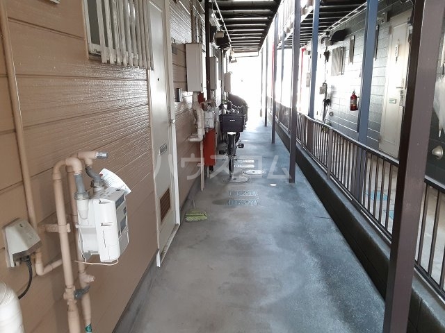 20/30 エントランス