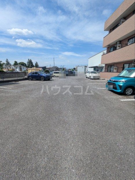 20/28 駐車場