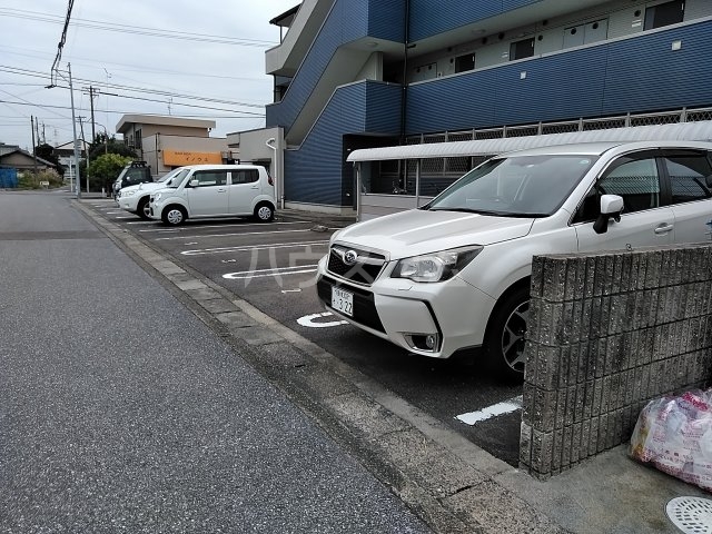 22/29 駐車場