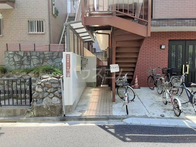 17/25 エントランス