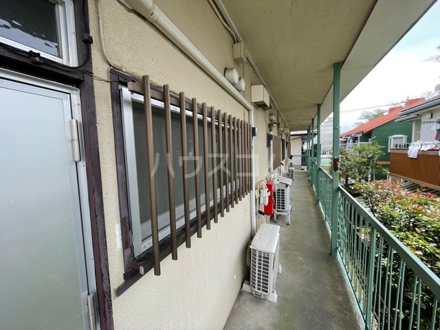 23/30 エントランス