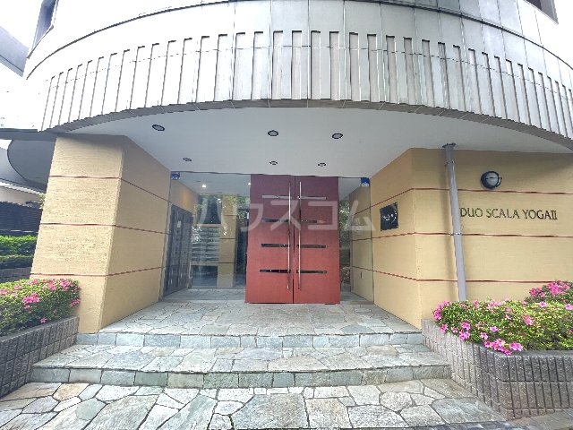 28/30 エントランス