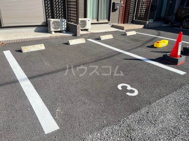28/30 駐車場