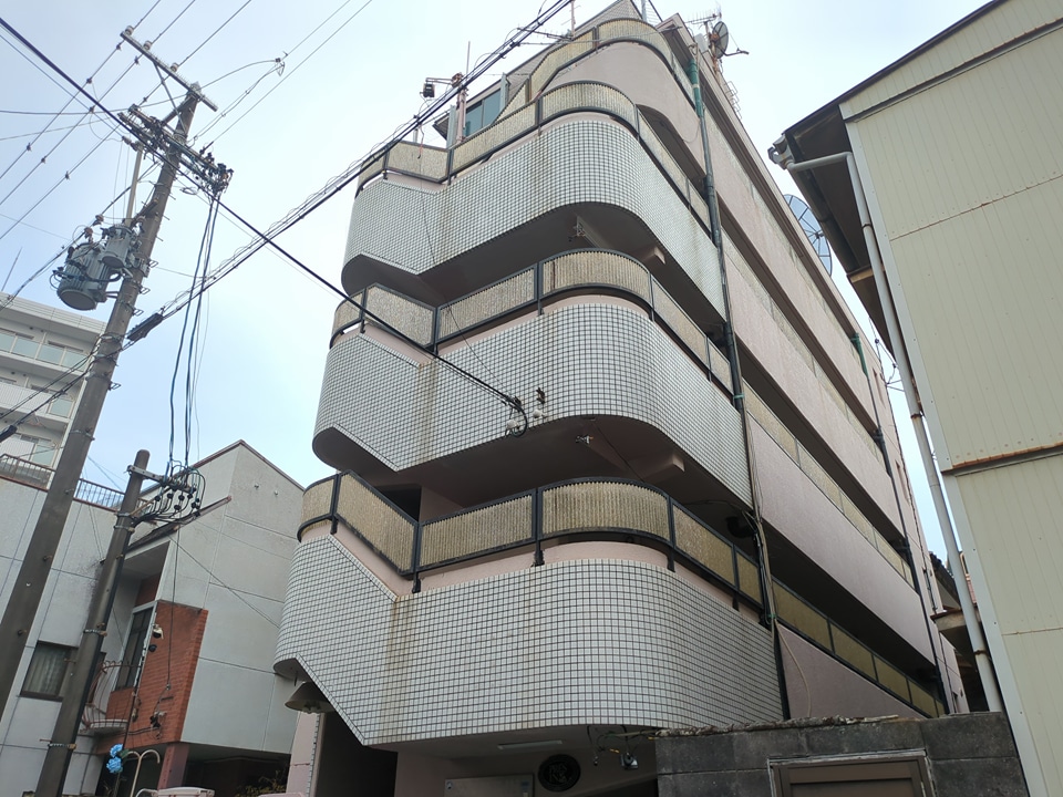 プレスイン金山の外観