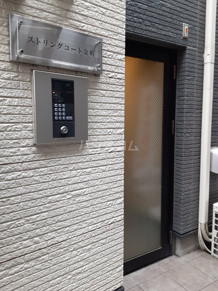 18/19 エントランス