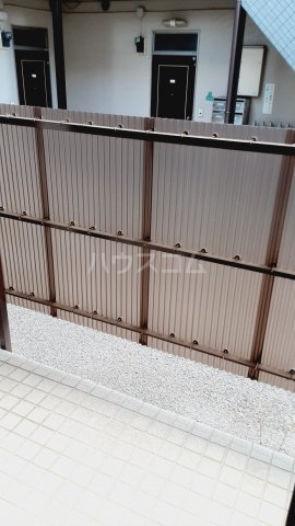 13/20 バルコニー