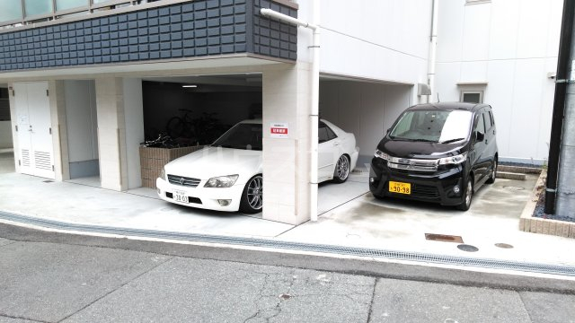 2/4 駐車場