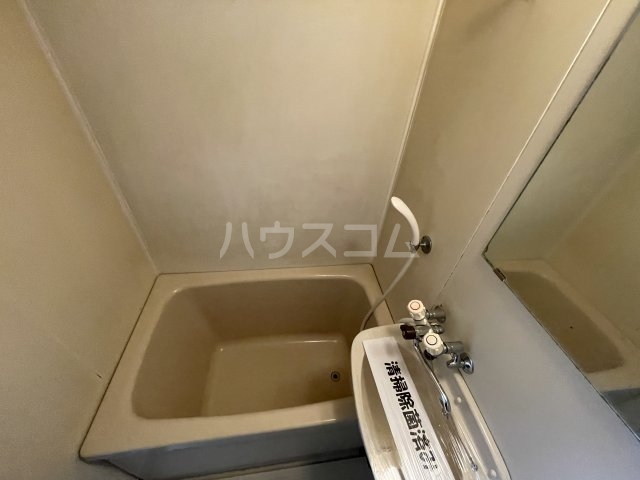 13/30 浴室