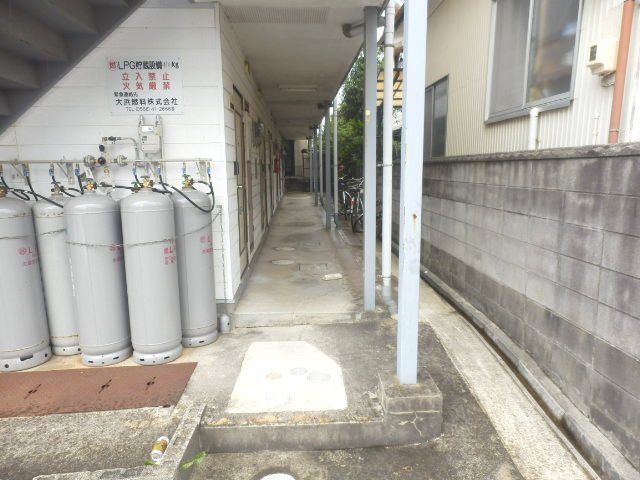 24/30 エントランス