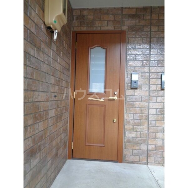 24/30 エントランス