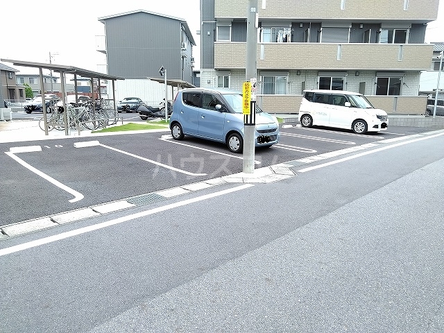 3/7 駐車場