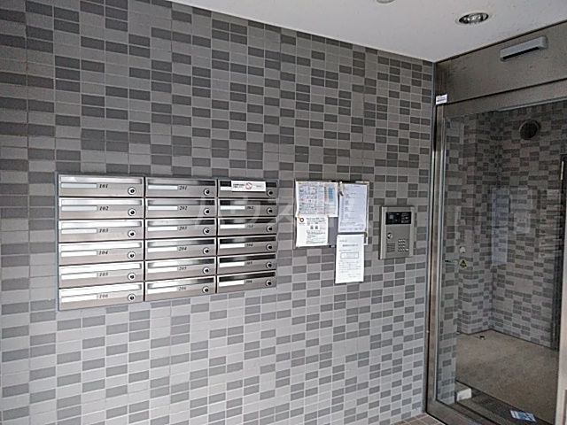 26/30 エントランス